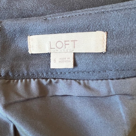 Short suede skirt with lining. - Picture 4 of 9